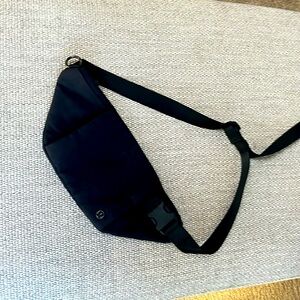 Lululemon fanny pack/Crossbody bag. Great condition.